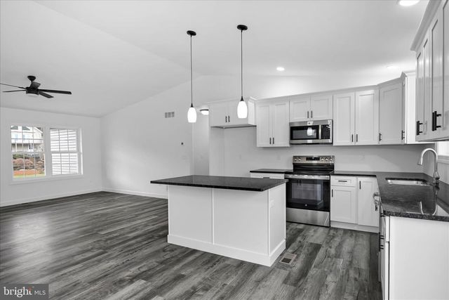 1013 INDIAN DR, Auburn, PA 17922