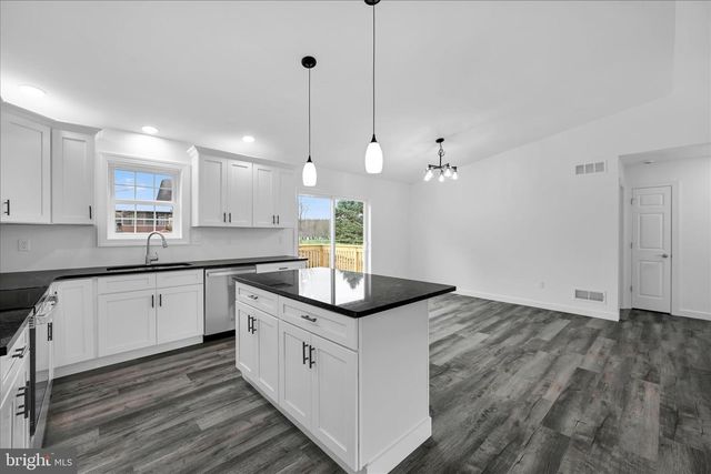 1013 INDIAN DR, Auburn, PA 17922