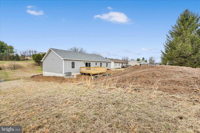 1013 INDIAN DR, Auburn, PA 17922