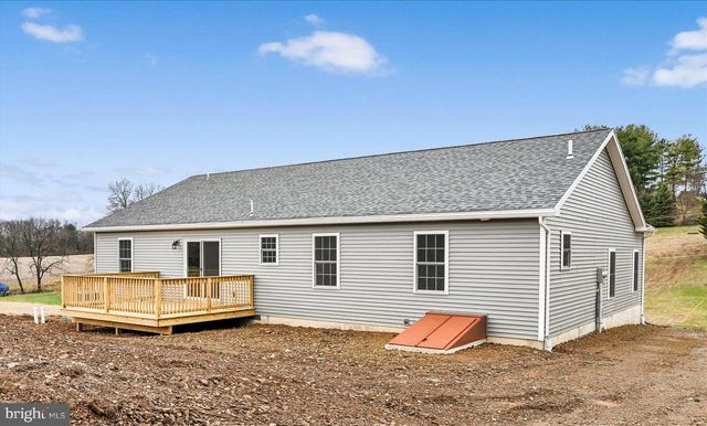 1013 INDIAN DR, Auburn, PA 17922