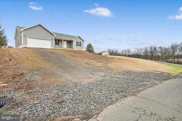 1013 INDIAN DR, Auburn, PA 17922