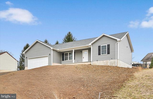 1013 INDIAN DR, Auburn, PA 17922