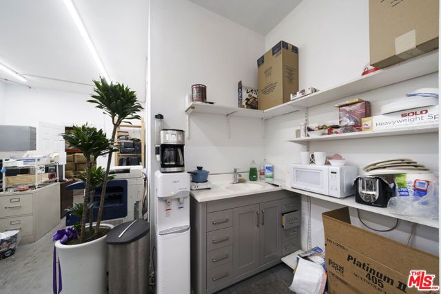 3515 Avalon Boulevard, Los Angeles, CA 90011