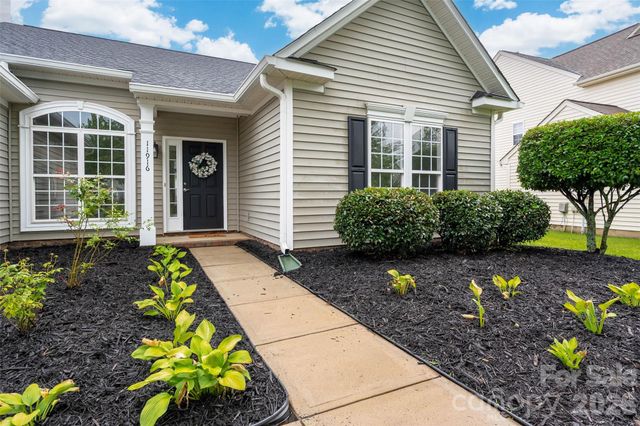 11916 Creek Turn Drive 382, Charlotte, NC 28278