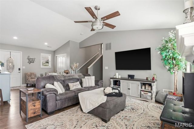 428 Honeysuckle Creek Drive, Wentzville, MO 63385