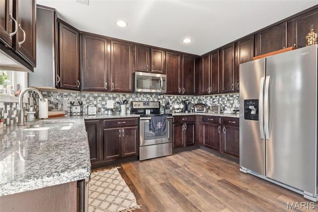 428 Honeysuckle Creek Drive, Wentzville, MO 63385