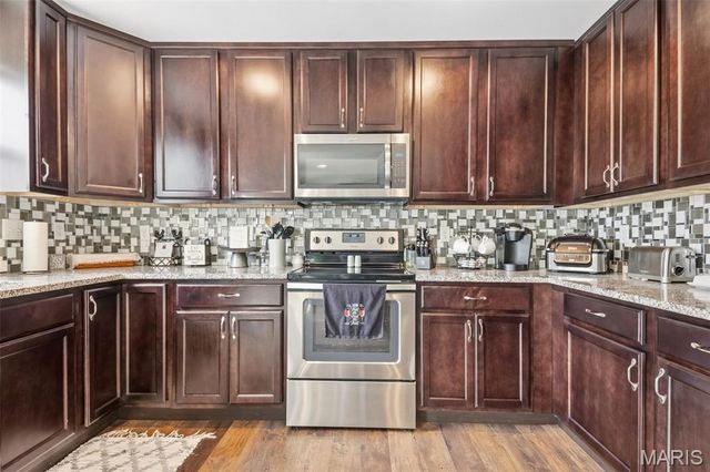 428 Honeysuckle Creek Drive, Wentzville, MO 63385
