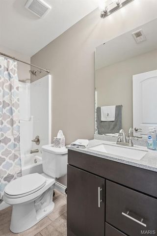 428 Honeysuckle Creek Drive, Wentzville, MO 63385