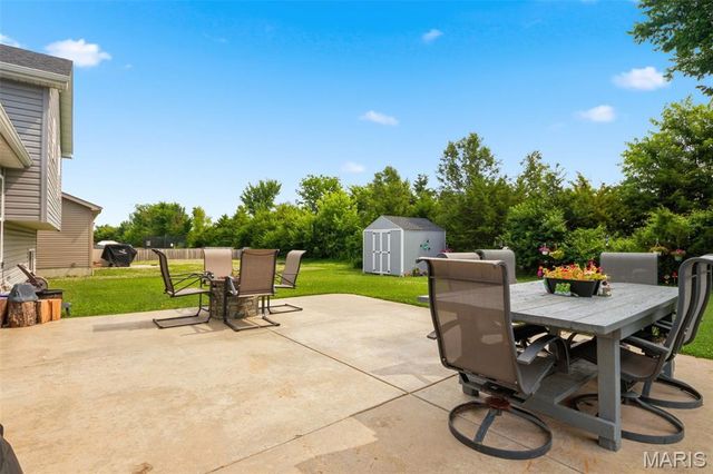 428 Honeysuckle Creek Drive, Wentzville, MO 63385
