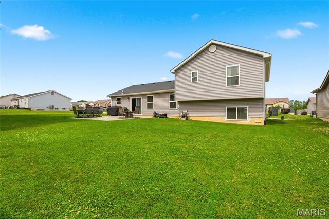 428 Honeysuckle Creek Drive, Wentzville, MO 63385