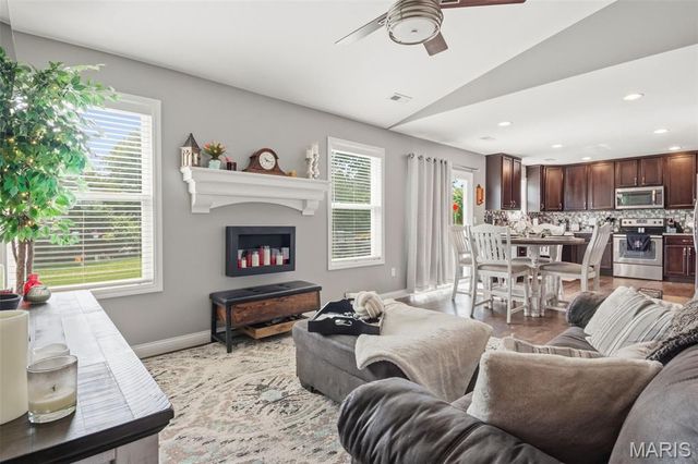428 Honeysuckle Creek Drive, Wentzville, MO 63385