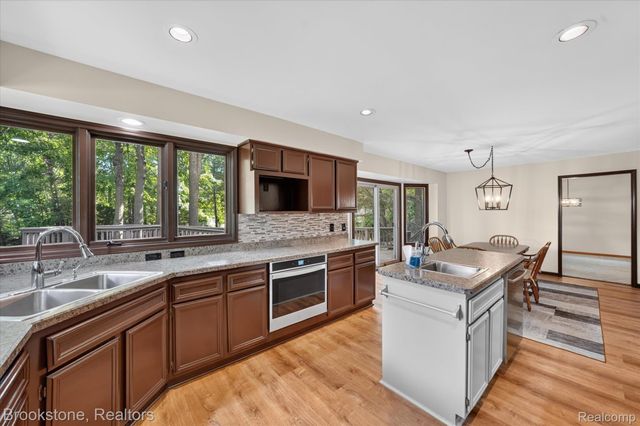 11390 Silverlake Court, Shelby Charter Township, MI 48317
