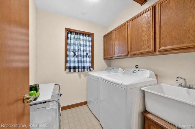 11390 Silverlake Court, Shelby Charter Township, MI 48317