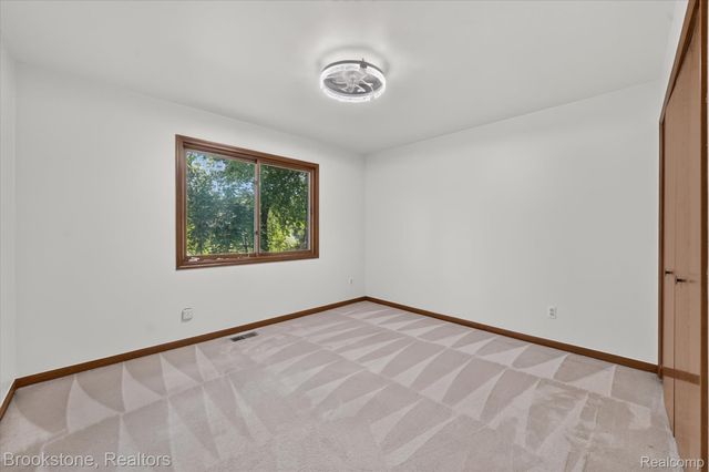 11390 Silverlake Court, Shelby Charter Township, MI 48317