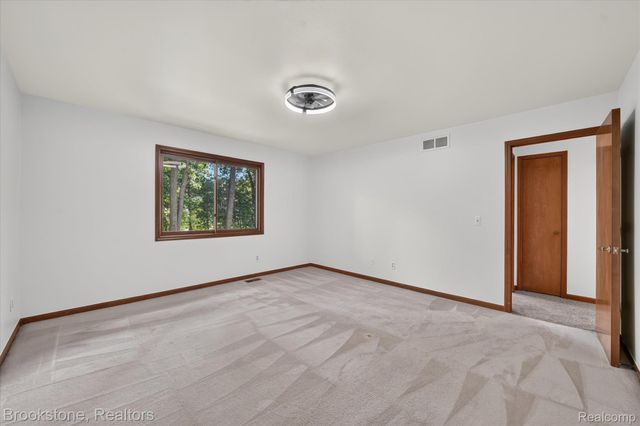 11390 Silverlake Court, Shelby Charter Township, MI 48317