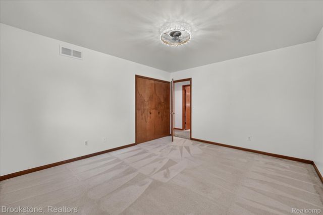 11390 Silverlake Court, Shelby Charter Township, MI 48317