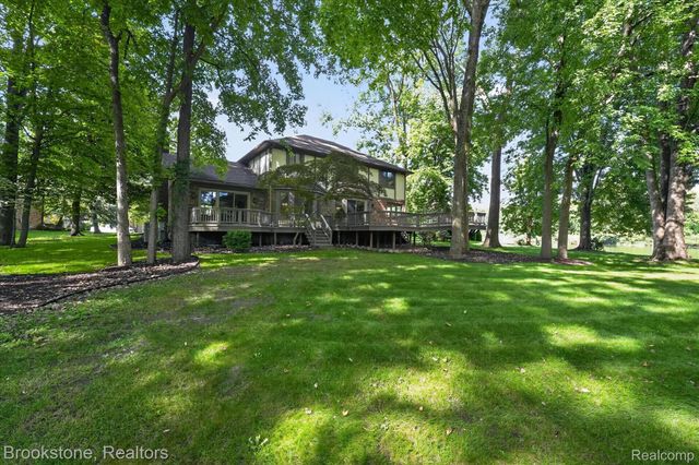 11390 Silverlake Court, Shelby Charter Township, MI 48317