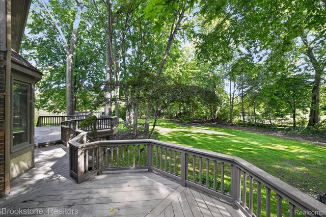 11390 Silverlake Court, Shelby Charter Township, MI 48317