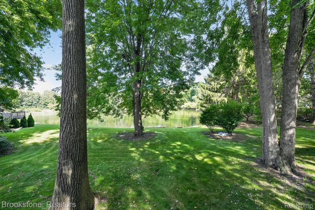11390 Silverlake Court, Shelby Charter Township, MI 48317