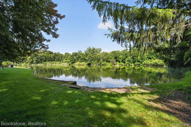 11390 Silverlake Court, Shelby Charter Township, MI 48317