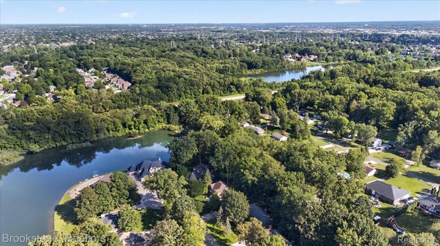 11390 Silverlake Court, Shelby Charter Township, MI 48317