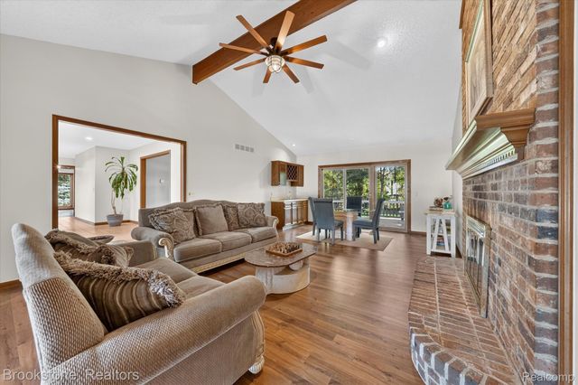11390 Silverlake Court, Shelby Charter Township, MI 48317