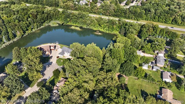 11390 Silverlake Court, Shelby Charter Township, MI 48317