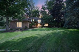11390 Silverlake Court, Shelby Charter Township, MI 48317