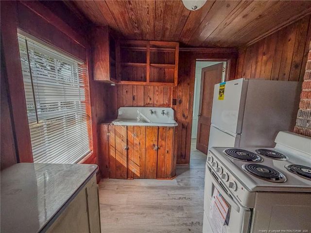 1603 McMillan Avenue, Lumberton, NC 28358