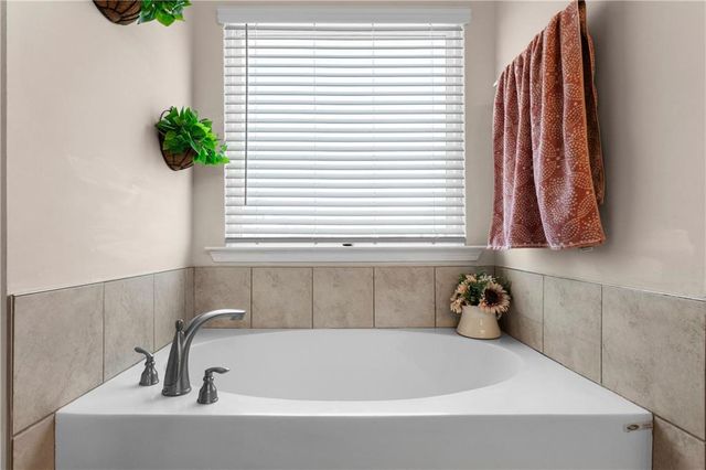 16 Colt Court, Adairsville, GA 30103