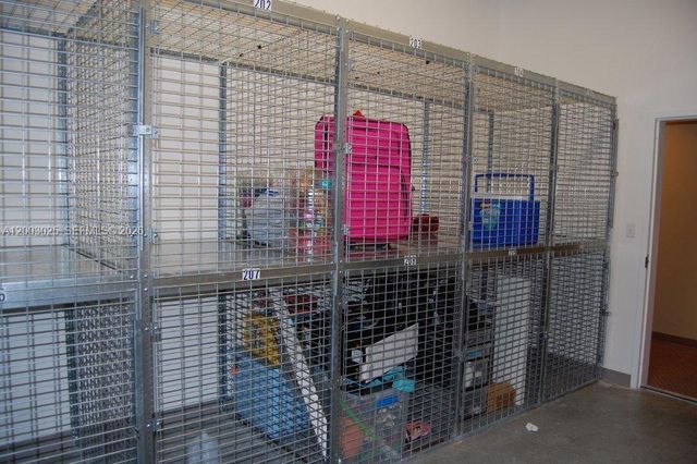 2100 Van Buren St 412, Hollywood, FL 33020