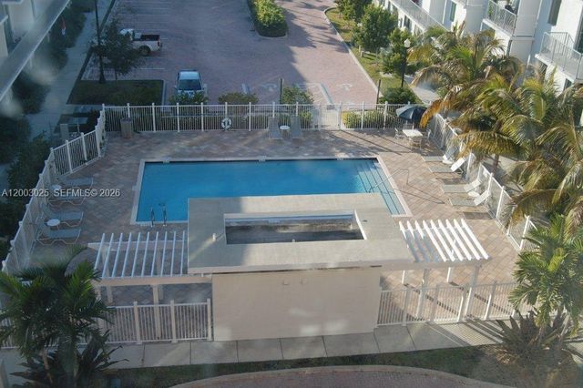 2100 Van Buren St 412, Hollywood, FL 33020