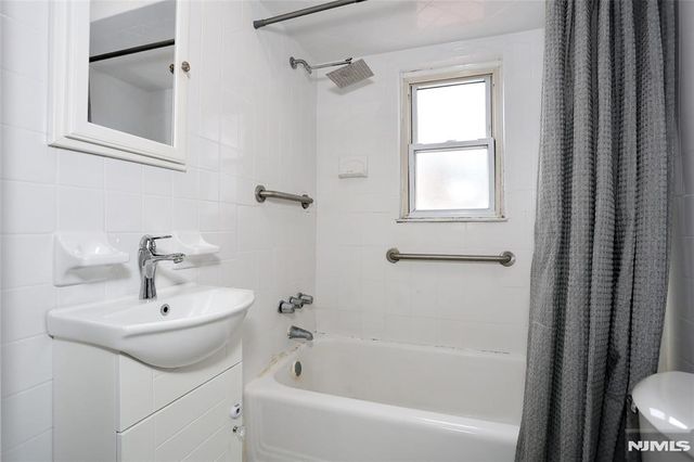 47 Franklin Avenue, Hasbrouck Heights, NJ 07604