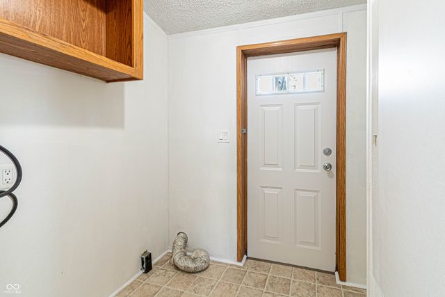 292 Bubble Loo Road, Cloverdale, IN 46120