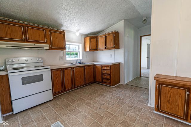 292 Bubble Loo Road, Cloverdale, IN 46120