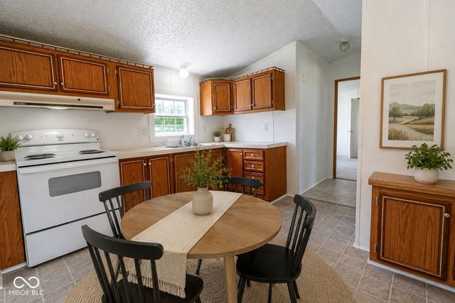 292 Bubble Loo Road, Cloverdale, IN 46120