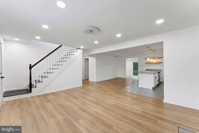 6906 KINGSTON DR, Temple Hills, MD 20748