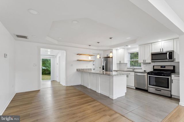 6906 KINGSTON DR, Temple Hills, MD 20748