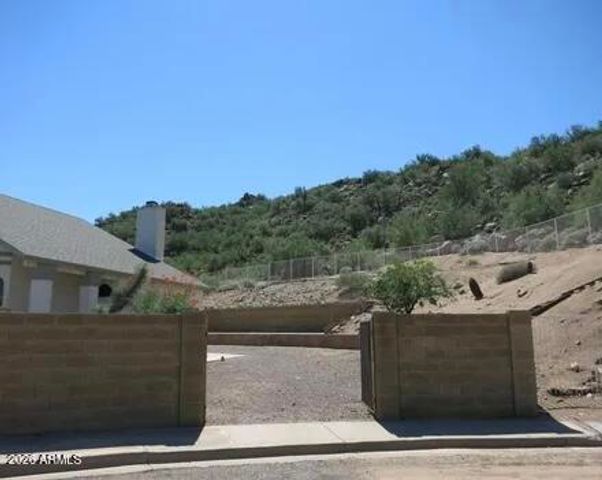 1711 E Behrend Drive, Phoenix, AZ 85024