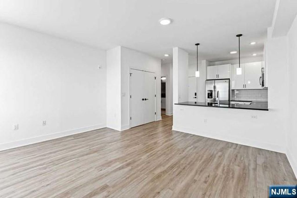 520 Cliff Street 215, Fairview, NJ 07022