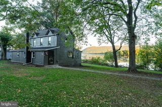 216 RAILROAD ST, Duncannon, PA 17020