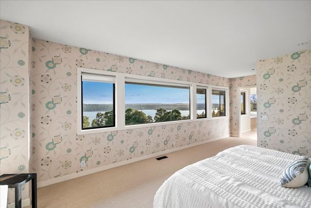 8297 SE 82nd Street, Mercer Island, WA 98040