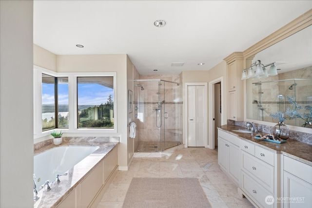 8297 SE 82nd Street, Mercer Island, WA 98040