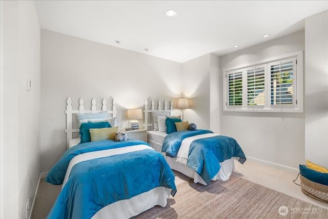 8297 SE 82nd Street, Mercer Island, WA 98040