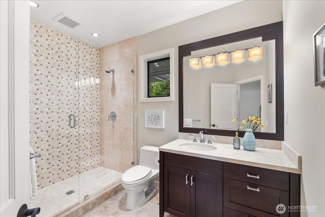 8297 SE 82nd Street, Mercer Island, WA 98040