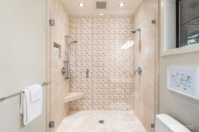 8297 SE 82nd Street, Mercer Island, WA 98040