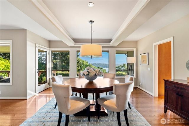 8297 SE 82nd Street, Mercer Island, WA 98040