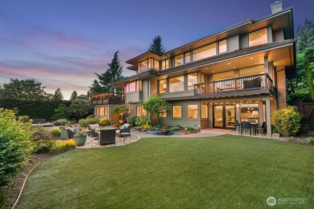 8297 SE 82nd Street, Mercer Island, WA 98040