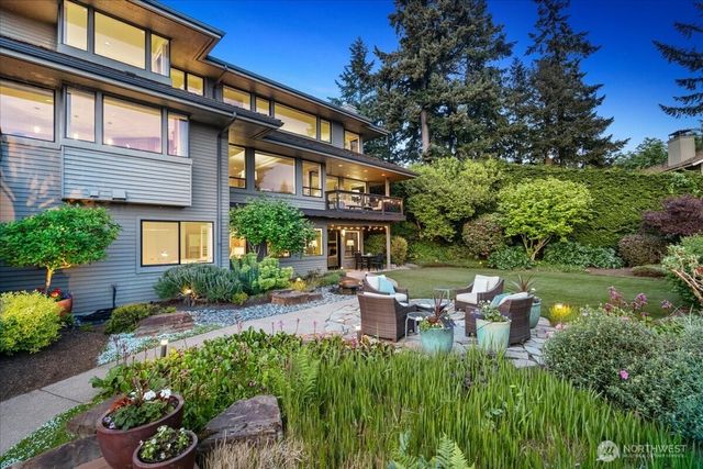8297 SE 82nd Street, Mercer Island, WA 98040