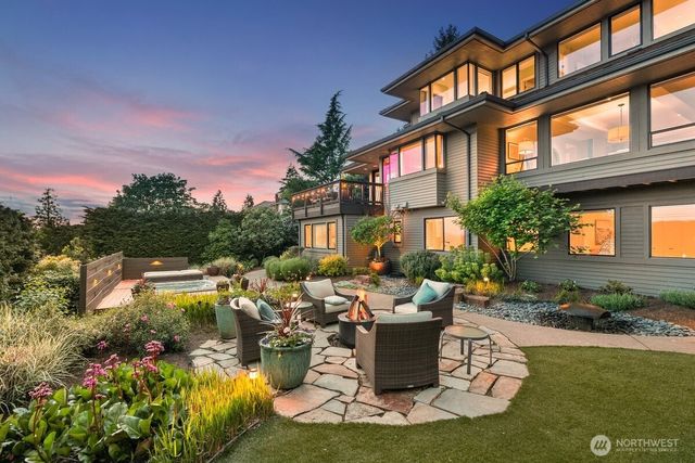 8297 SE 82nd Street, Mercer Island, WA 98040